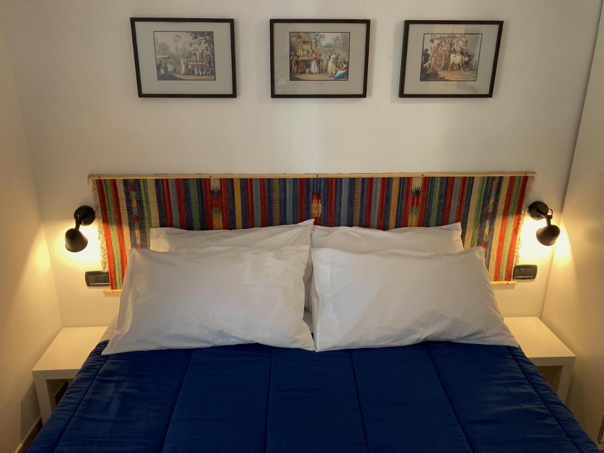 La Casa Blu Nel Cuore Storico Di Napoli Экстерьер фото