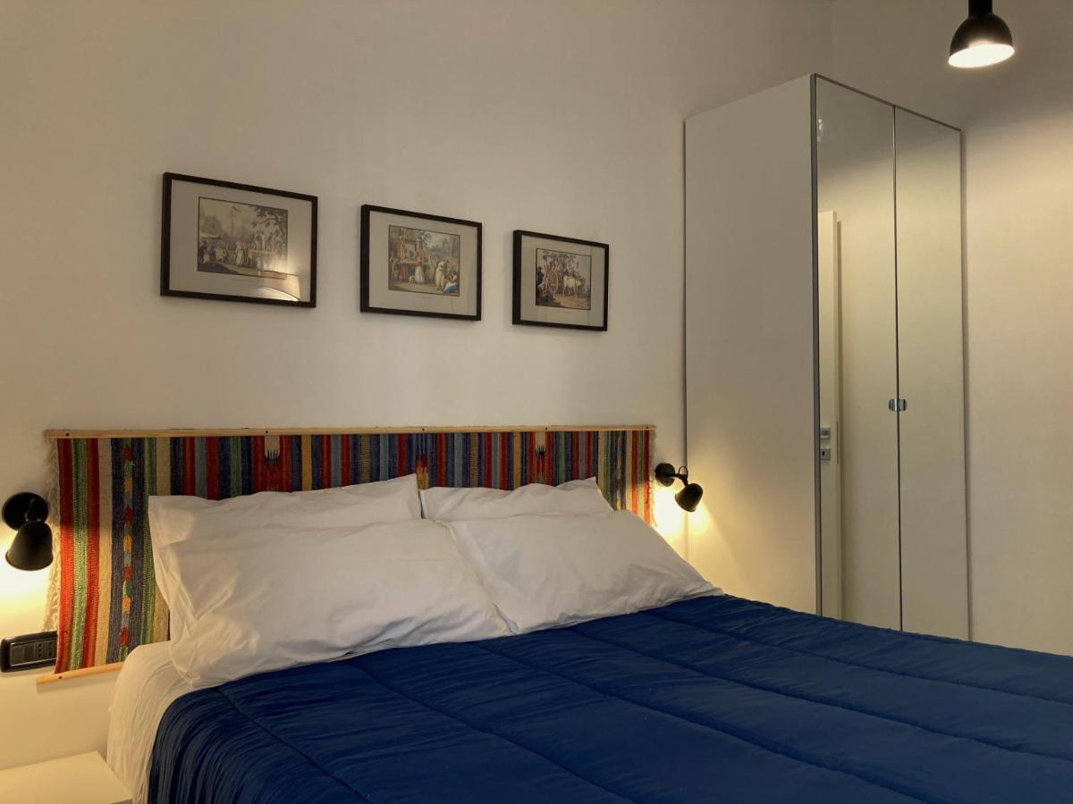 La Casa Blu Nel Cuore Storico Di Napoli Экстерьер фото