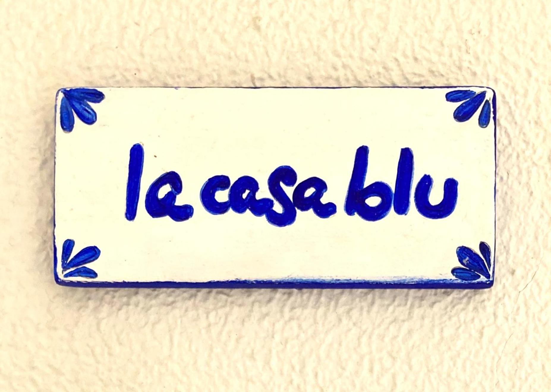 La Casa Blu Nel Cuore Storico Di Napoli Экстерьер фото